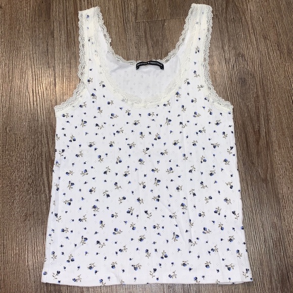 Brandy Melville Tank - Picture 1 of 3